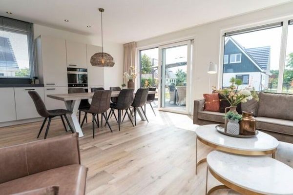 Eetkamer - Vakantiehuis in De Koog met Sauna in De Koog Texel (3)