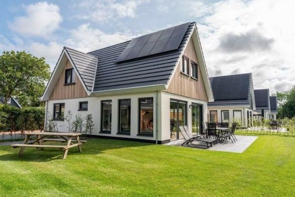 Buitenkant - Vakantiehuis op Texel bij bos en zee in De Koog Texel (1)
