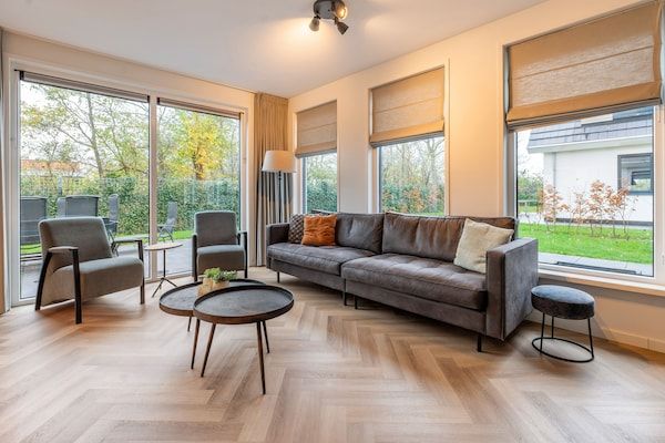 Woonkamer - Vakantiehuis in De Koog met Sauna en Tuin in De Koog Texel (3)