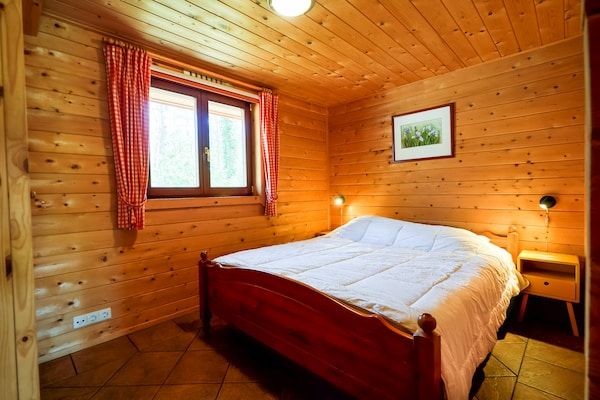 Slaapkamer - Bungalow in Holten bij Boswandelingen in Holten (1)