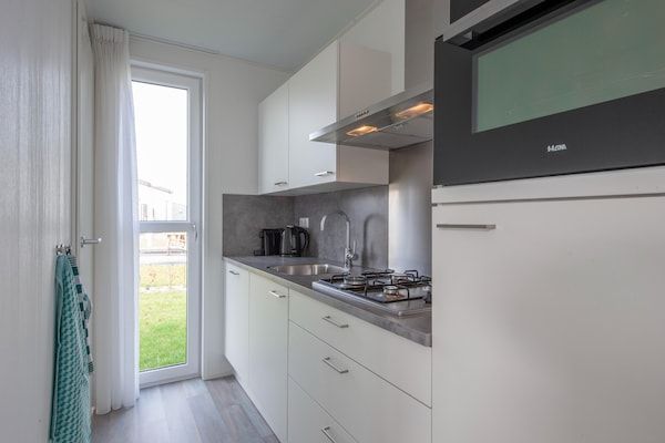 Keuken - Hostel in Nieuwvliet bij het Strand in Nieuwvliet-Bad (3)