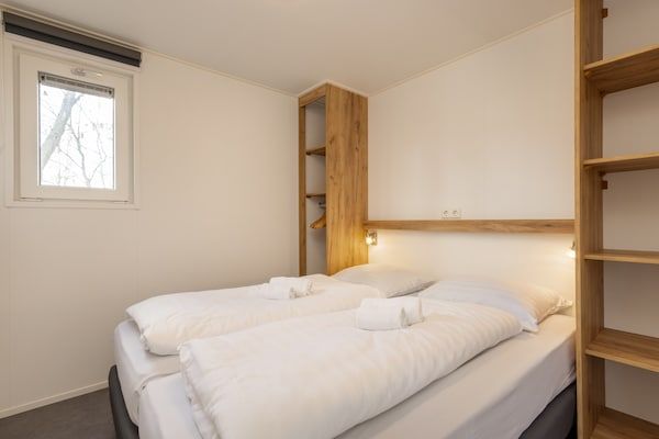 Slaapkamer - Modern chalet nabij bos in Gasselternijveen (5)