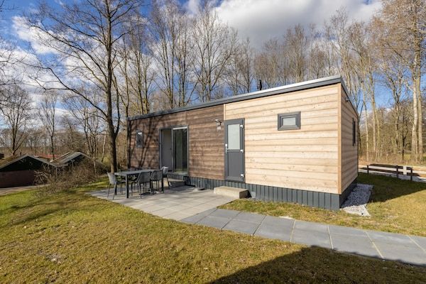 Buitenkant - Modern chalet nabij bos in Gasselternijveen (1)
