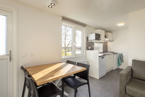 Keuken - Gezellig chalet met toegang tot het zwembad in Gasselternijveen (4)