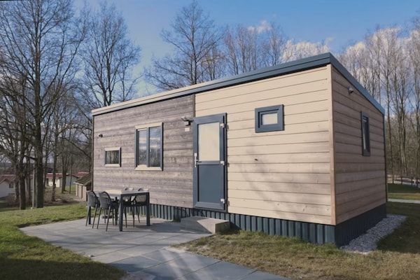 Buitenkant - Gezellig chalet met toegang tot het zwembad in Gasselternijveen (1)