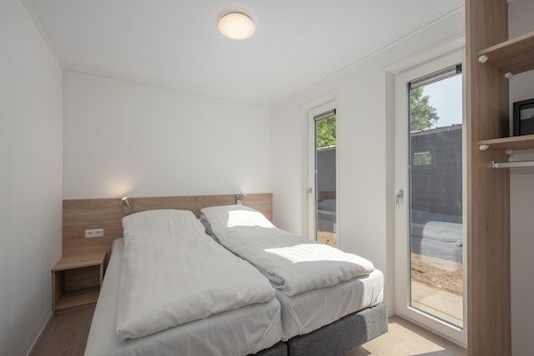 Slaapkamer - Lodge in Bospark bij natuurgebied in Mierlo (5)