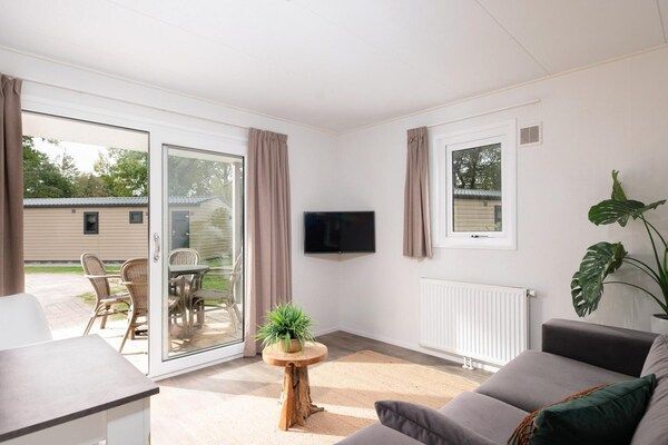 Woonkamer - Zuna Kindvriendelijk Vakantiehuis in Zuna (2)
