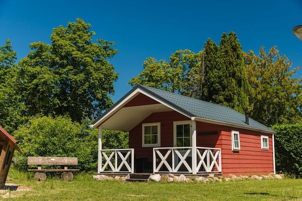 Buitenkant - Gezellige lodge voor 4 personen bij de speeltuin in Zuna (1)