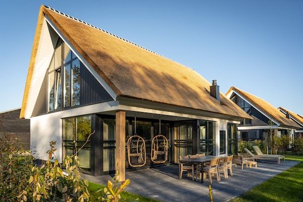 Buitenkant - Elegante Texelse villa met spa in De Cocksdorp Texel (4)
