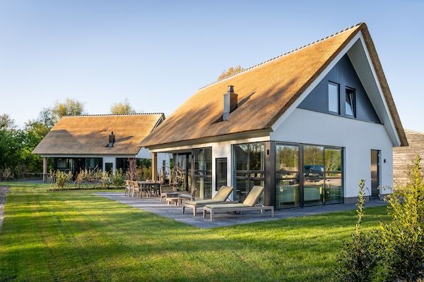 Buitenkant - Wellness Villa Verblijf op Texel in De Cocksdorp Texel (2)