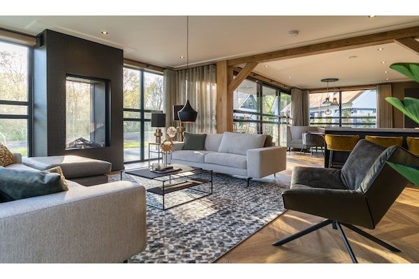 Woonkamer - Wellness Villa Verblijf op Texel in De Cocksdorp Texel (5)