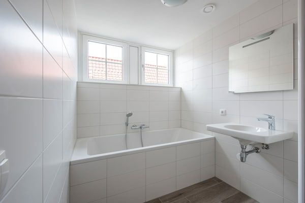 Badkamer - Villa bij Noordzee met Luxe Interieur in Kamperland (4)
