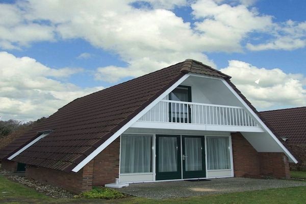 Buitenkant - Natuuruitje met balkon in Vlagtwedde (1)