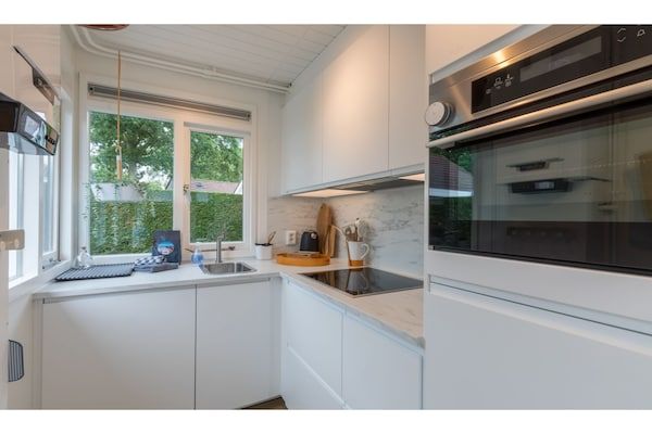 Keuken - Vakantiehuis Zoutelande bij Strand in Zoutelande (4)