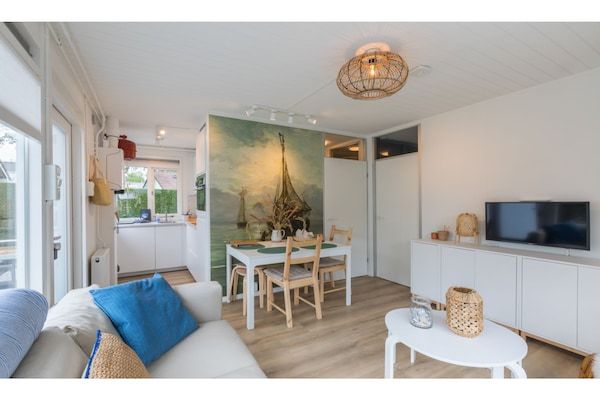 Woonkamer - Vakantiehuis Zoutelande bij Strand in Zoutelande (3)