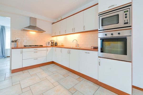 Keuken - Vakantiehuis in Zeewolde bij Bos in Zeewolde (3)
