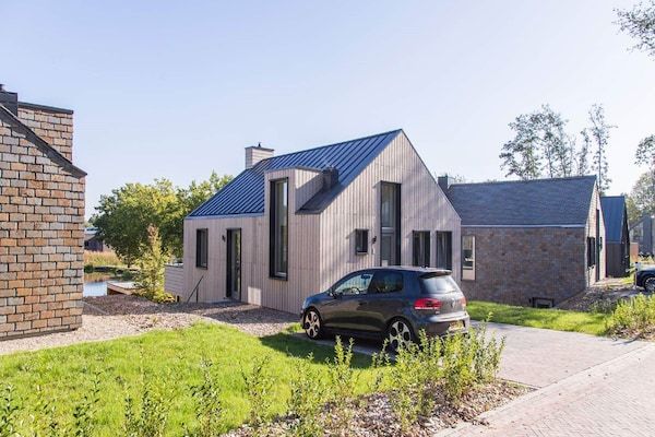 Buitenkant - Stijlvolle villa met open haard in Maastricht (5)