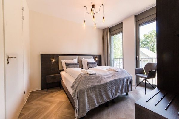Slaapkamer - Wellness villa met uitzicht bij Maastricht in Maastricht (1)