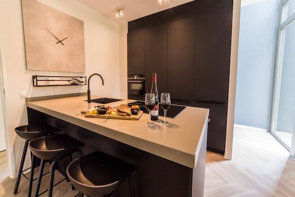 Keuken - Luxe villa met binnenzwembad in Maastricht (4)
