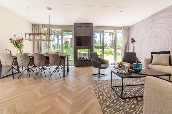 Eetkamer - Luxe villa met binnenzwembad in Maastricht (3)