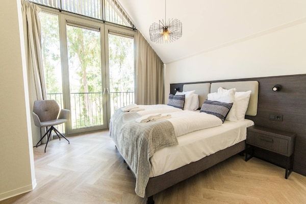 Slaapkamer - Wellness villa bij Maastricht in Maastricht (1)