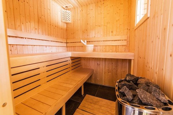 Wellness - Schitterende wellness villa met uitzicht in Maastricht (5)