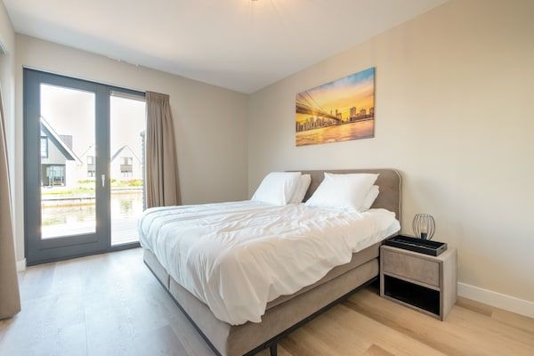 Slaapkamer - Vakantiehuis in Stavoren aan de Kade in Stavoren (5)