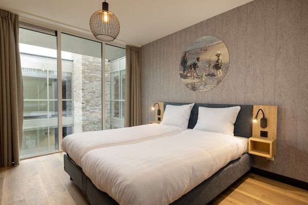 Slaapkamer - Appartement in Egmond bij het Strand in Egmond aan zee (3)