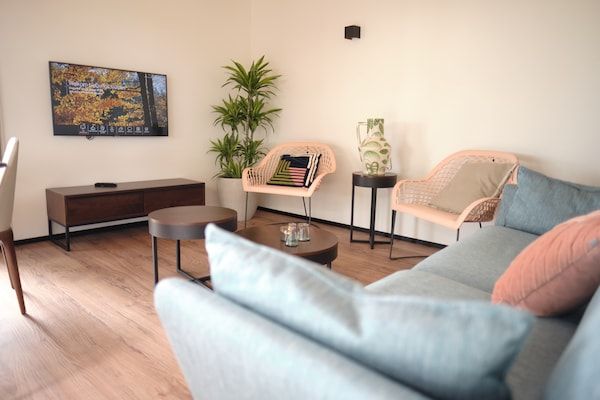Woonkamer - Prachtige lodge in Gulpen met tuin in Gulpen (2)