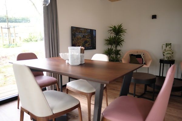 Woonkamer - Prachtige lodge in Gulpen met tuin in Gulpen (3)