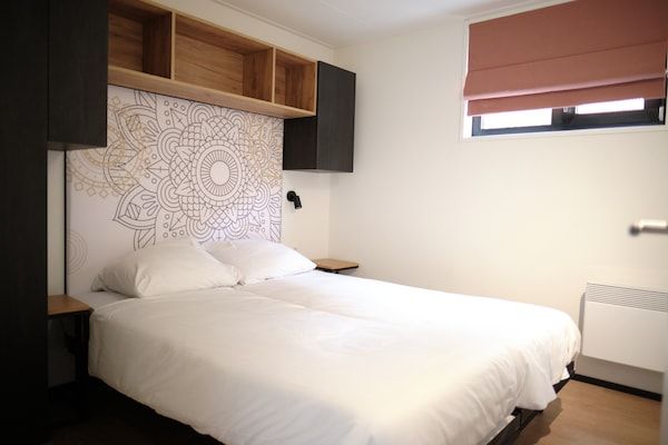 Slaapkamer - Lodge voor gehandicapten op een vakantiepark in Gulpen (3)