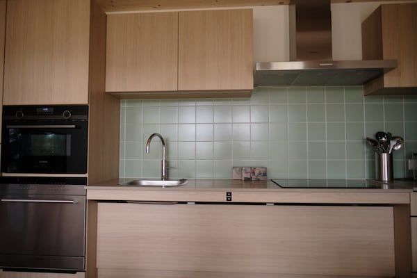 Keuken - Lodge voor gehandicapten op een vakantiepark in Gulpen (4)