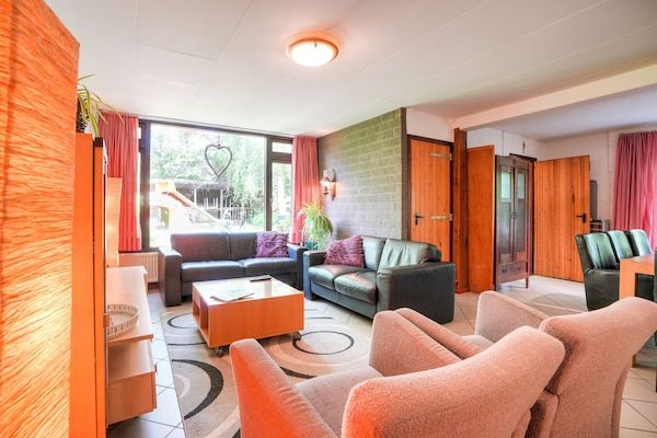 Woonkamer - Vakantiehuis in Ulestraten met Bos in Ulestraten (2)