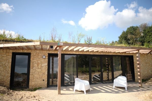 Buitenkant - Leuke heuvellodge in Gulpen met geweldig uitzicht in Gulpen (5)