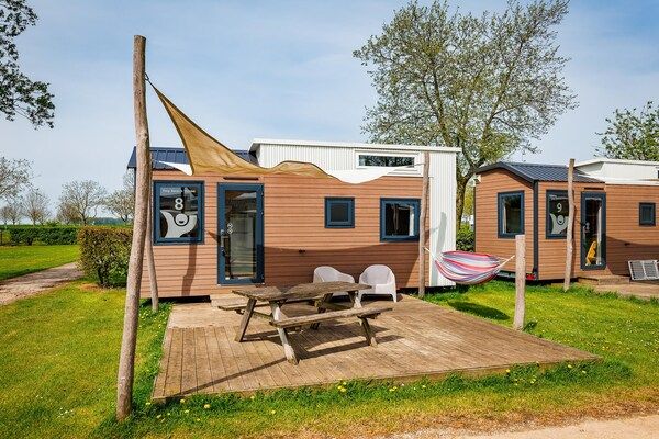 Buitenkant - Tiny Beach House bij het strand in Maurik (2)