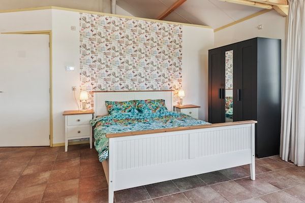 Slaapkamer - Boerderij bij De Leijen Rivier in Eastermar (4)