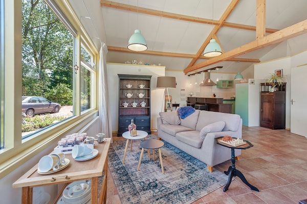 Woonkamer - Boerderij bij De Leijen Rivier in Eastermar (2)