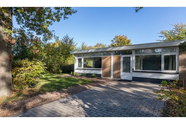 Buitenkant - Huis in Oostkapelle bij Strand en Sauna in Oostkapelle (1)