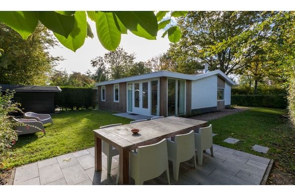 Terras - Huis in Oostkapelle bij Strand en Sauna in Oostkapelle (5)