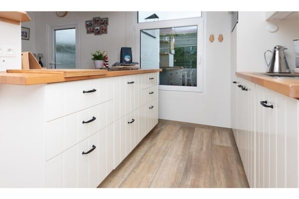 Keuken - Vakantiehuis Renesse met open haard in Renesse (4)