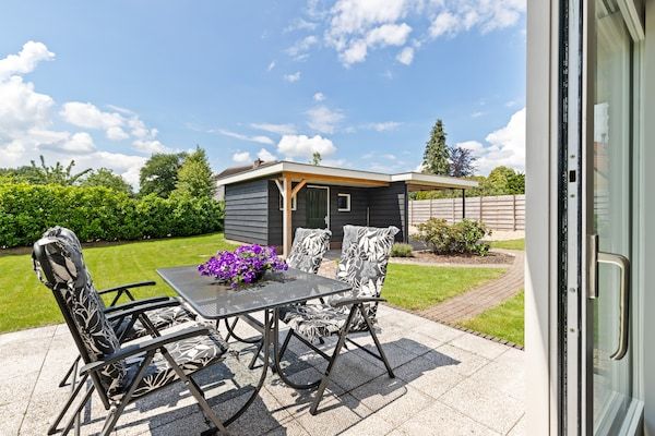 Terras - Vakantiehuis in Putten bij Veluwe Park in Putten (5)