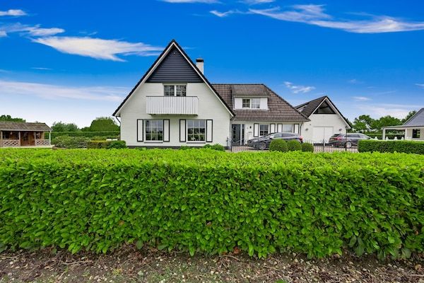 Buitenkant - Smaakvolle villa in Didam met tuin in Didam (1)