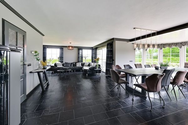 Woonkamer - Smaakvolle villa in Didam met tuin in Didam (4)