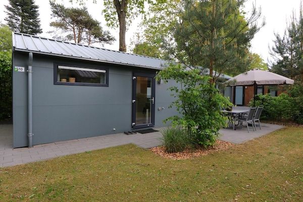 Buitenkant - Modern chalet van Sand Drift in Otterlo (1)