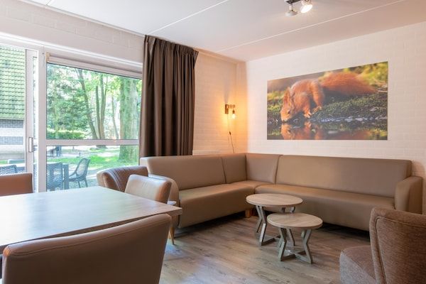 Woonkamer - Bosretraite nabij Breda in Oosterhout (2)