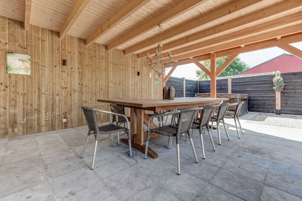 Eetkamer - Boerderij Koatstertille in Friesland (3)