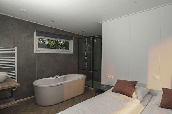 Wellness - Wellness Lodge met sauna en prachtig uitzicht in Zuna (4)