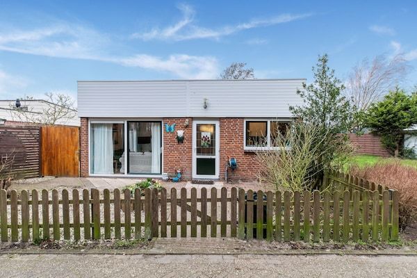 Buitenkant - Vakantiehuis in Noordwijkerhout bij Meer in Noordwijkerhout (1)