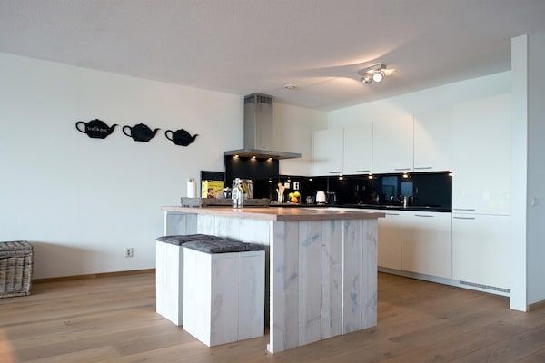 Keuken - Appartement in Den Haag met Zeezicht in Den Haag (3)
