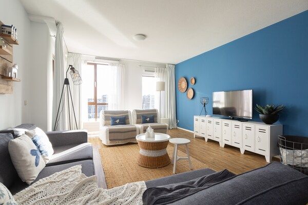 Woonkamer - Appartement in Nederland met Marina Uitzicht in Den Haag (1)